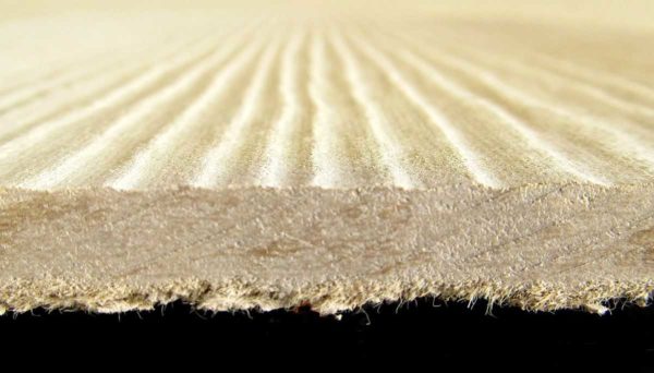 Il ressemble à un revêtement en fibrociment sur une coupe de scie