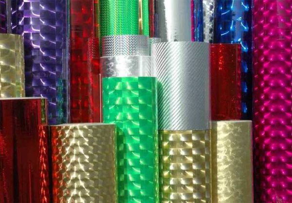 Certaines espèces avec des motifs holographiques
