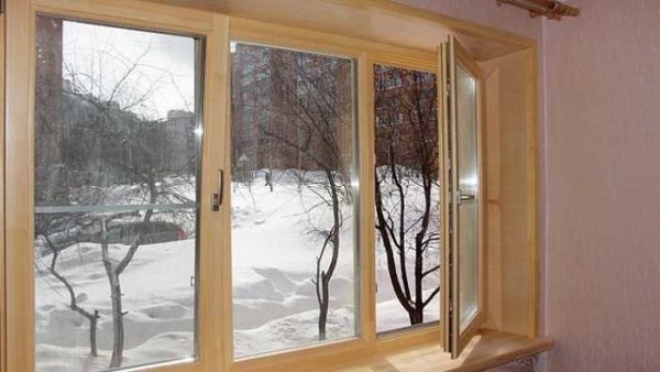 Les fenêtres en bois sont belles, mais elles nécessitent des soins et un entretien