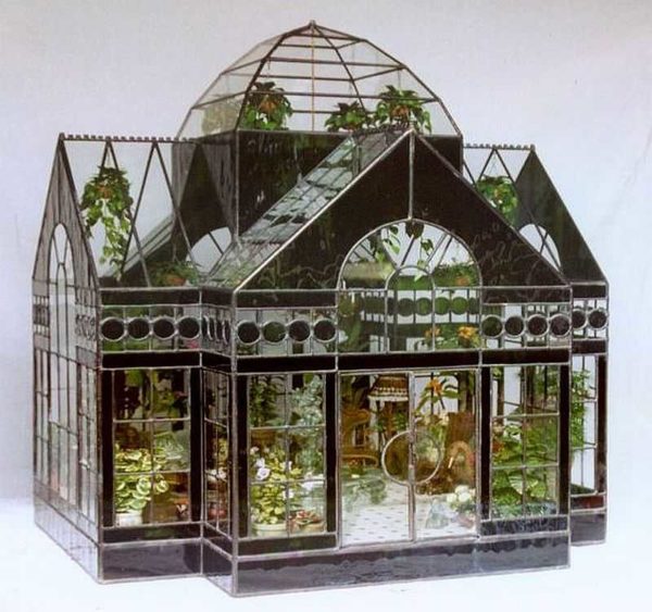 Ce florarium est toute une œuvre d'art.