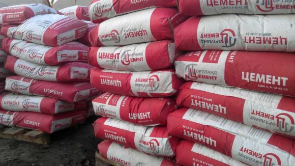 Le poids du sac de ciment peut être de 25 kg, 40 kg et 50 kg