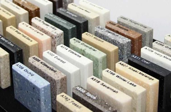 La feuille acrylique est plus solide, plus durable