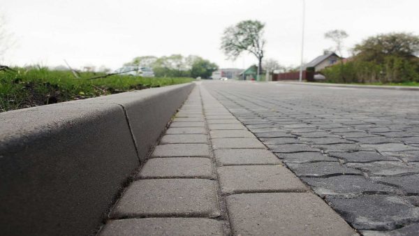 Tailles des bordures conformes à GOST pour la route et les espaces verts
