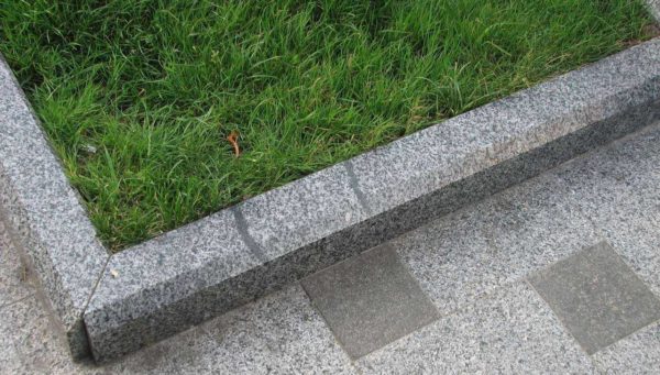 Bordures de granit
