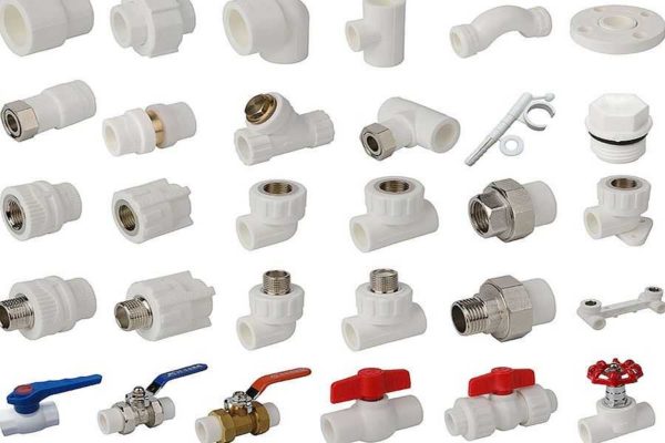 Quels sont les raccords pour les tuyaux en PP