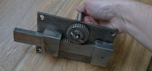 pêne rétractable