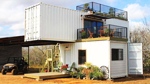 Maison modulaire à partir de 2 conteneurs de différentes tailles - 20 et 40 pieds