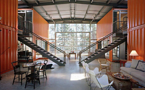 Maison de conteneurs d'expédition à l'intérieur